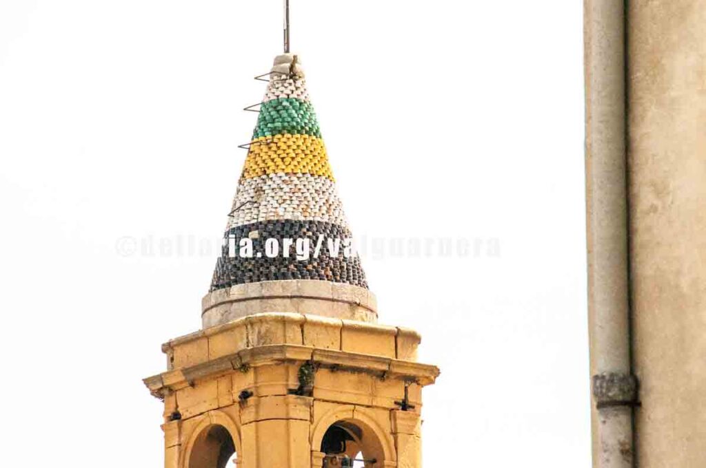 Chiesa di Sant'Antonino. Particolare Campanine in Ceramica di Caltagirone