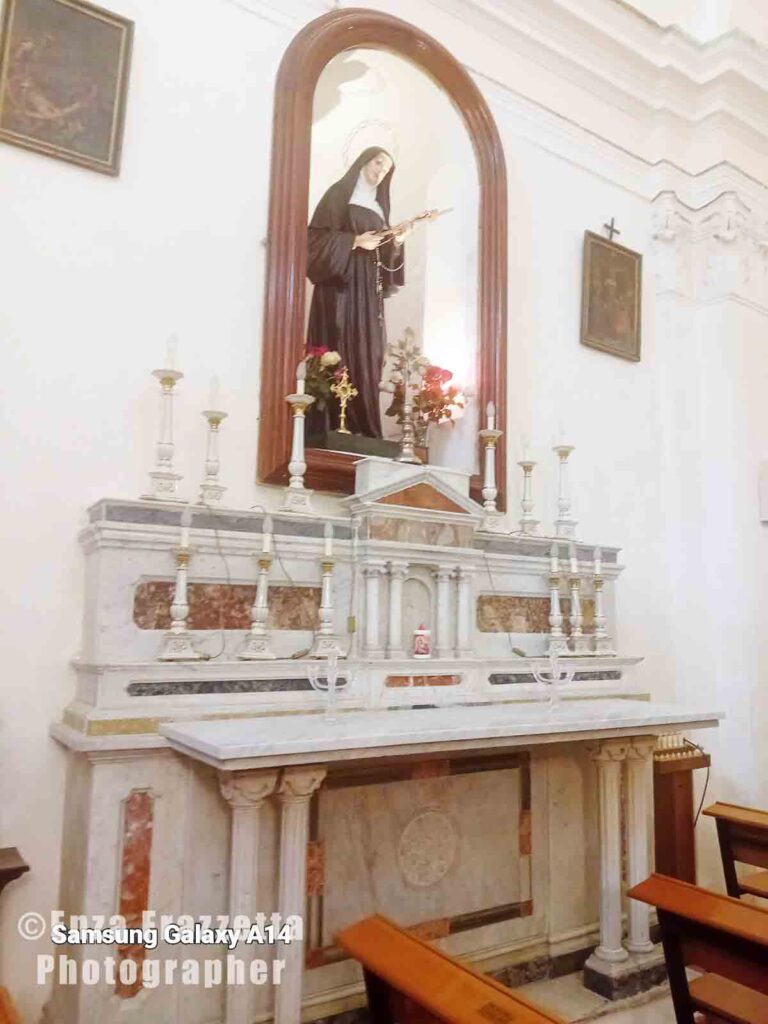 Chiesa di Sant'Anna - Valguarnera Caropepe (EN) - Altare Santa Rita